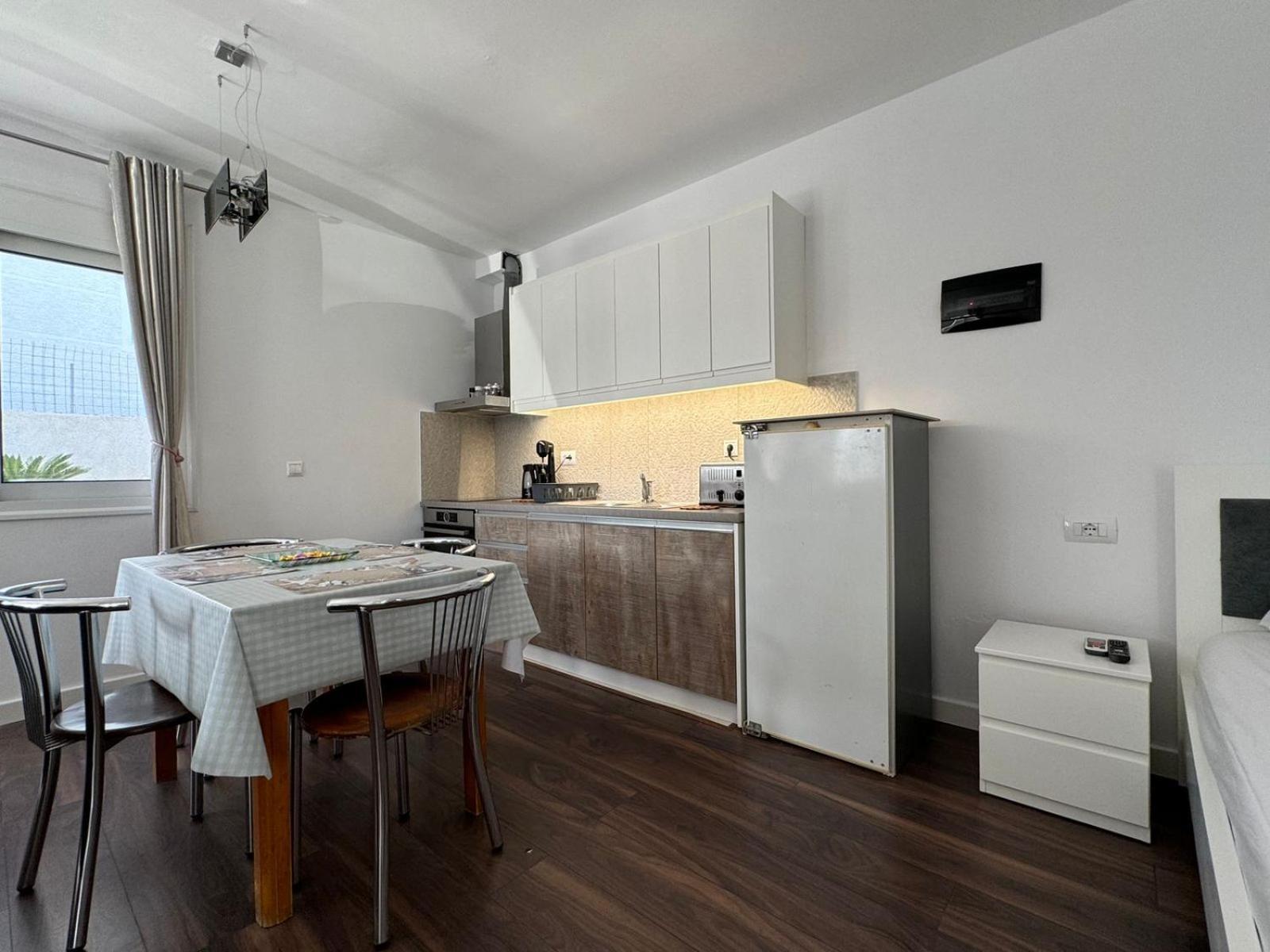 Sulozeqi Apartments Ksamil Buitenkant foto